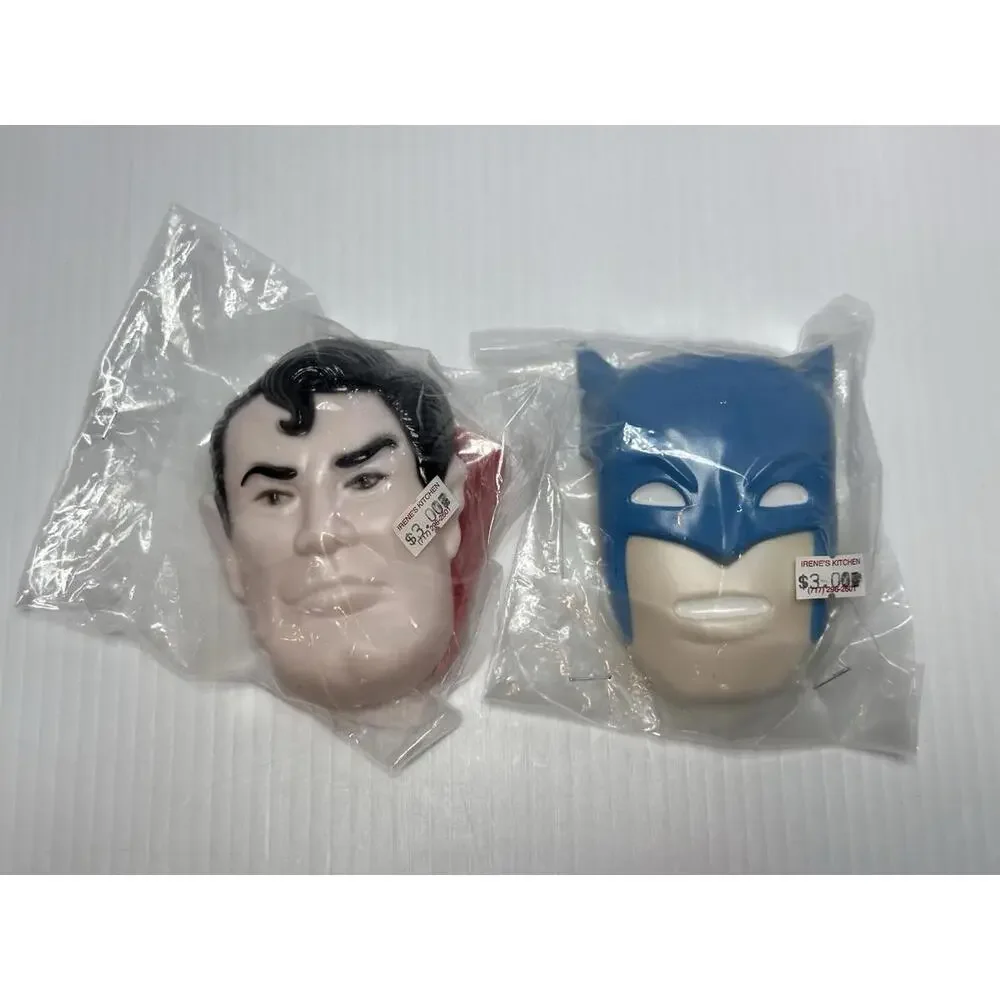 Vintage 1977 Superman‎ & Badge Batman Bat Signal Cake Topper Wilton DC Comics #1